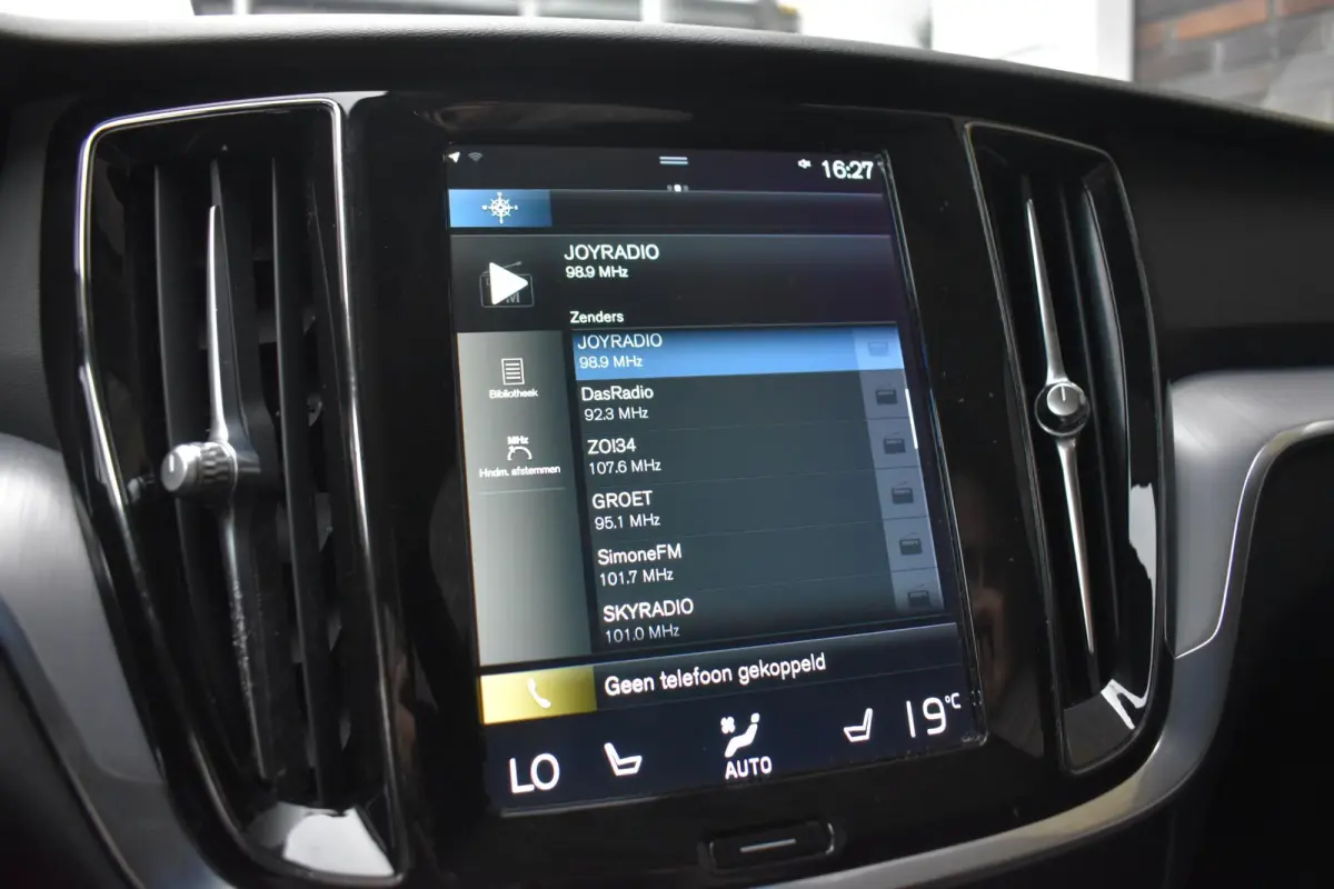 2.0 T6 Plug-in hybrid AWD Core Bright