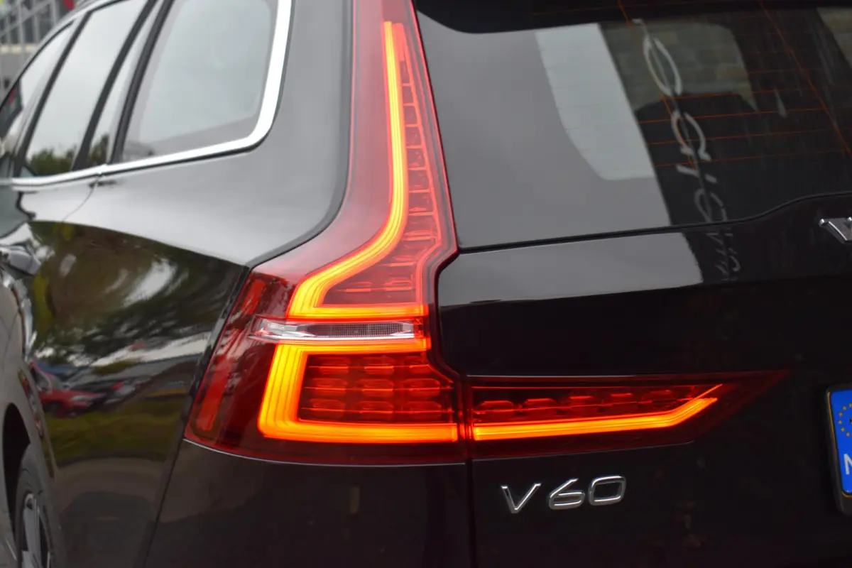 2.0 T6 Plug-in hybrid AWD Core Bright