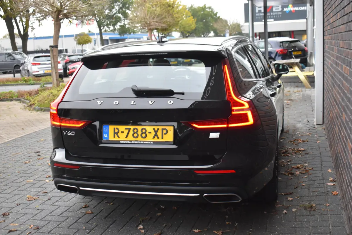 2.0 T6 Plug-in hybrid AWD Core Bright
