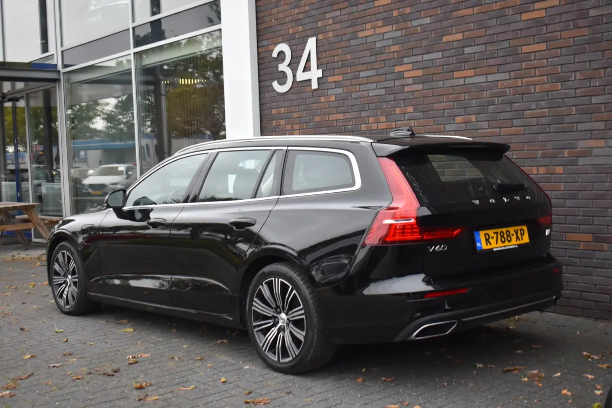 2.0 T6 Plug-in hybrid AWD Core Bright