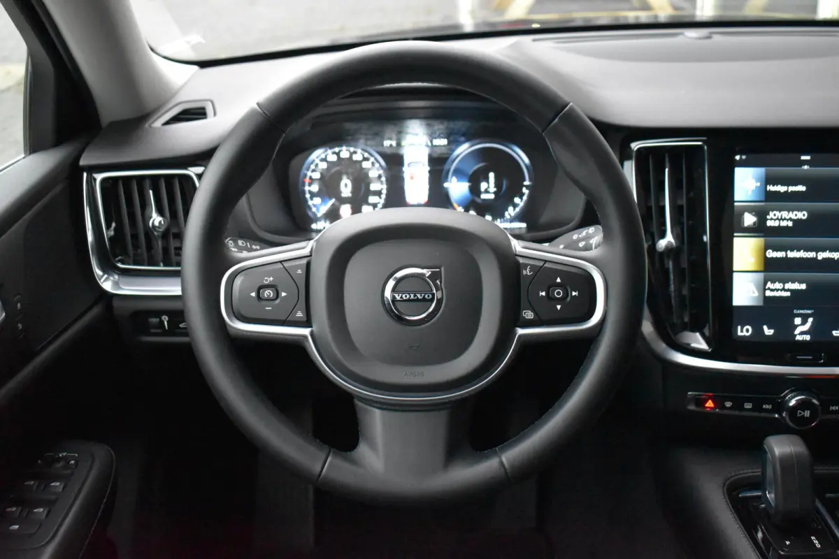 2.0 T6 Plug-in hybrid AWD Core Bright