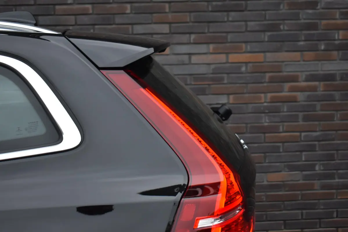 2.0 T6 Plug-in hybrid AWD Core Bright