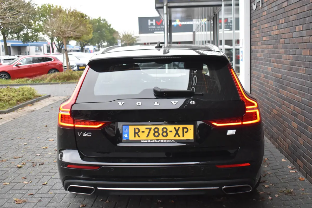 2.0 T6 Plug-in hybrid AWD Core Bright