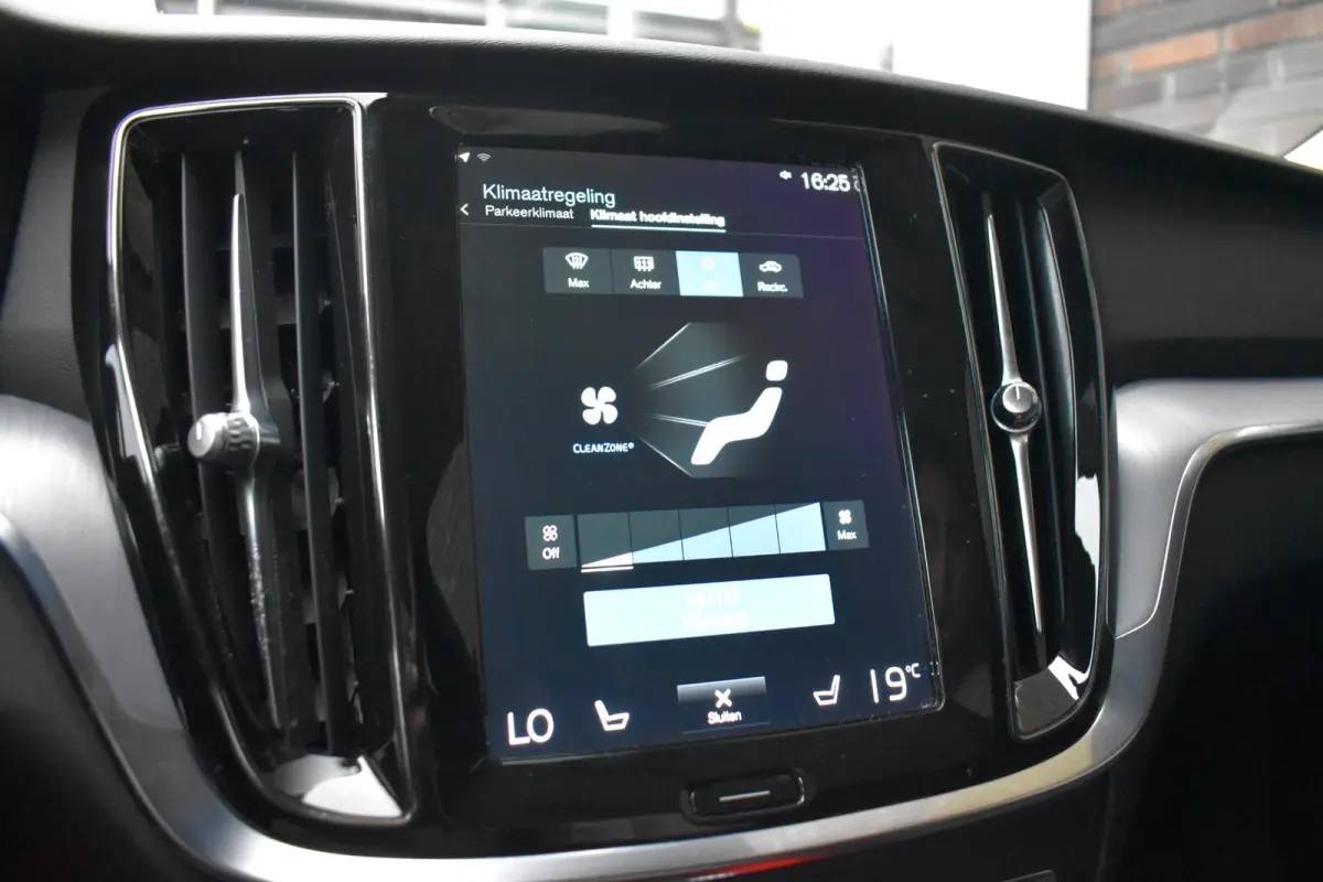 2.0 T6 Plug-in hybrid AWD Core Bright