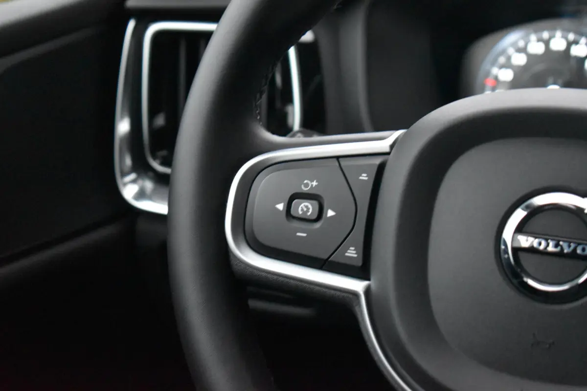2.0 T6 Plug-in hybrid AWD Core Bright