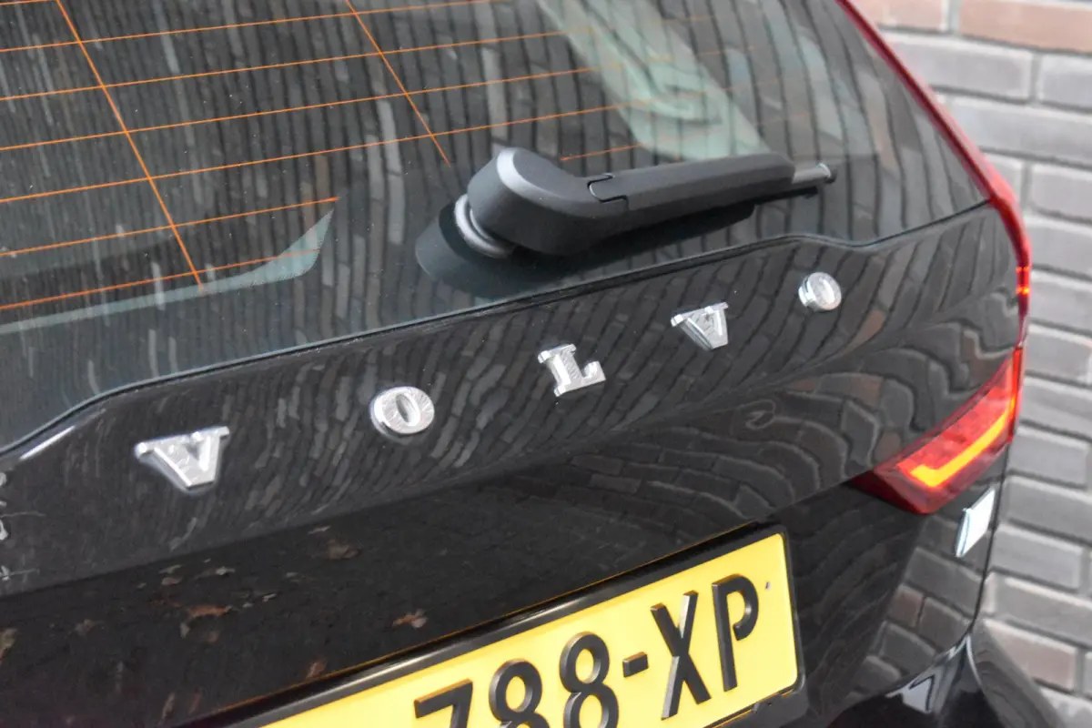 2.0 T6 Plug-in hybrid AWD Core Bright