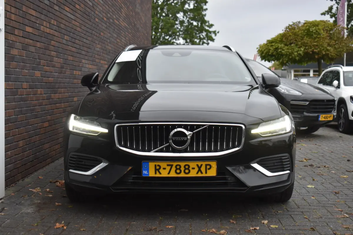 2.0 T6 Plug-in hybrid AWD Core Bright