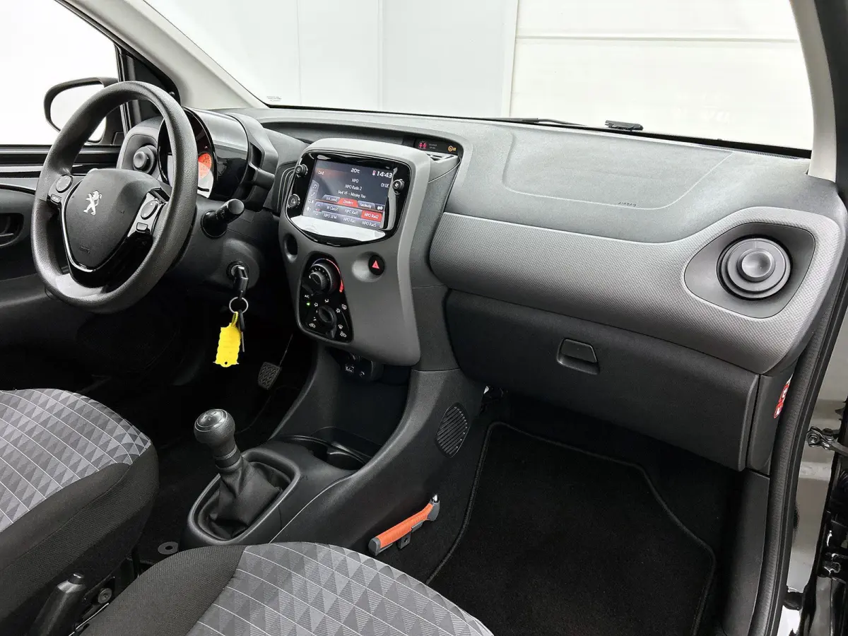 1.0 72pk Active | Apple Carplay/Android Auto | 5-deurs | Airconditioning | Metallic lak | Bluetooth |