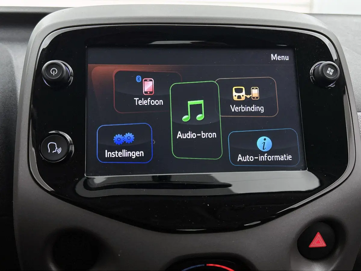 1.0 72pk Active | Apple Carplay/Android Auto | 5-deurs | Airconditioning | Metallic lak | Bluetooth |