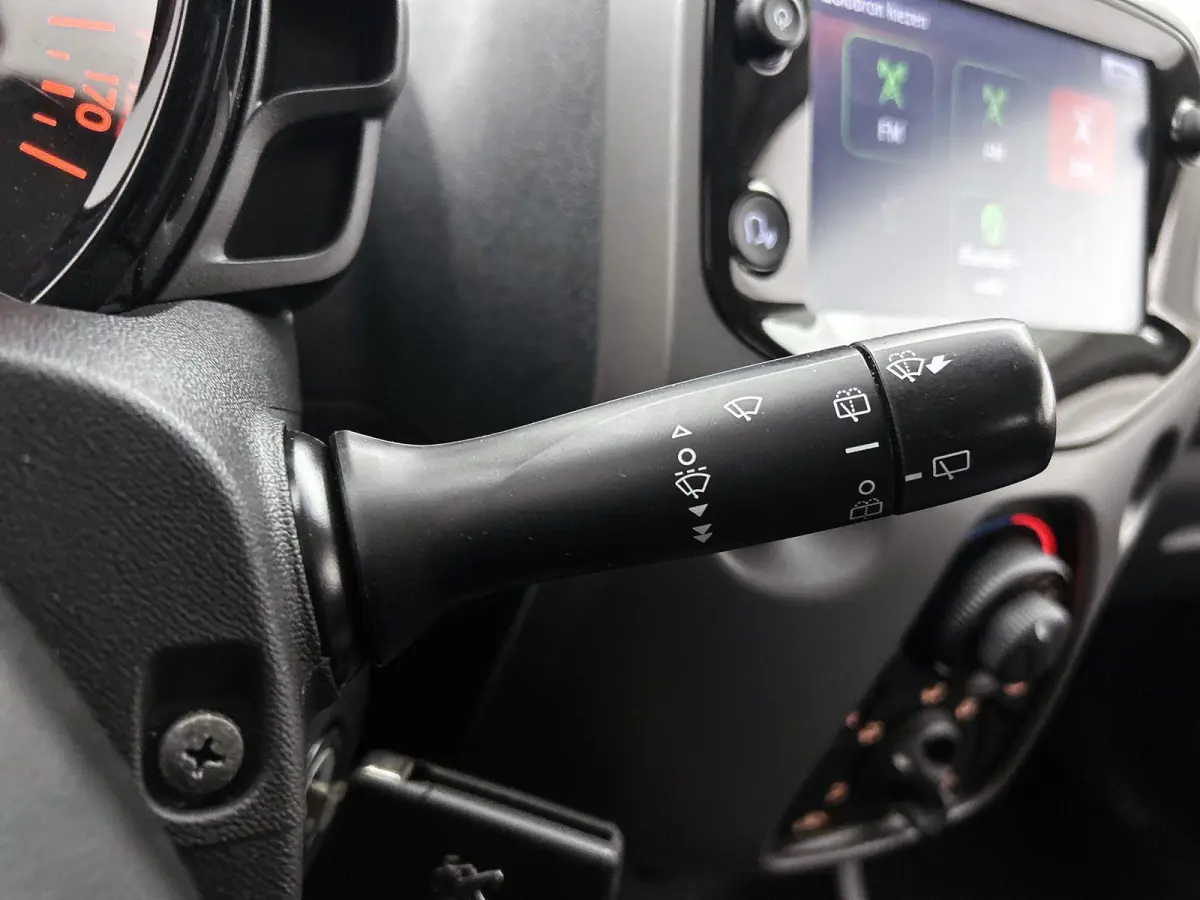 1.0 72pk Active | Apple Carplay/Android Auto | 5-deurs | Airconditioning | Metallic lak | Bluetooth |