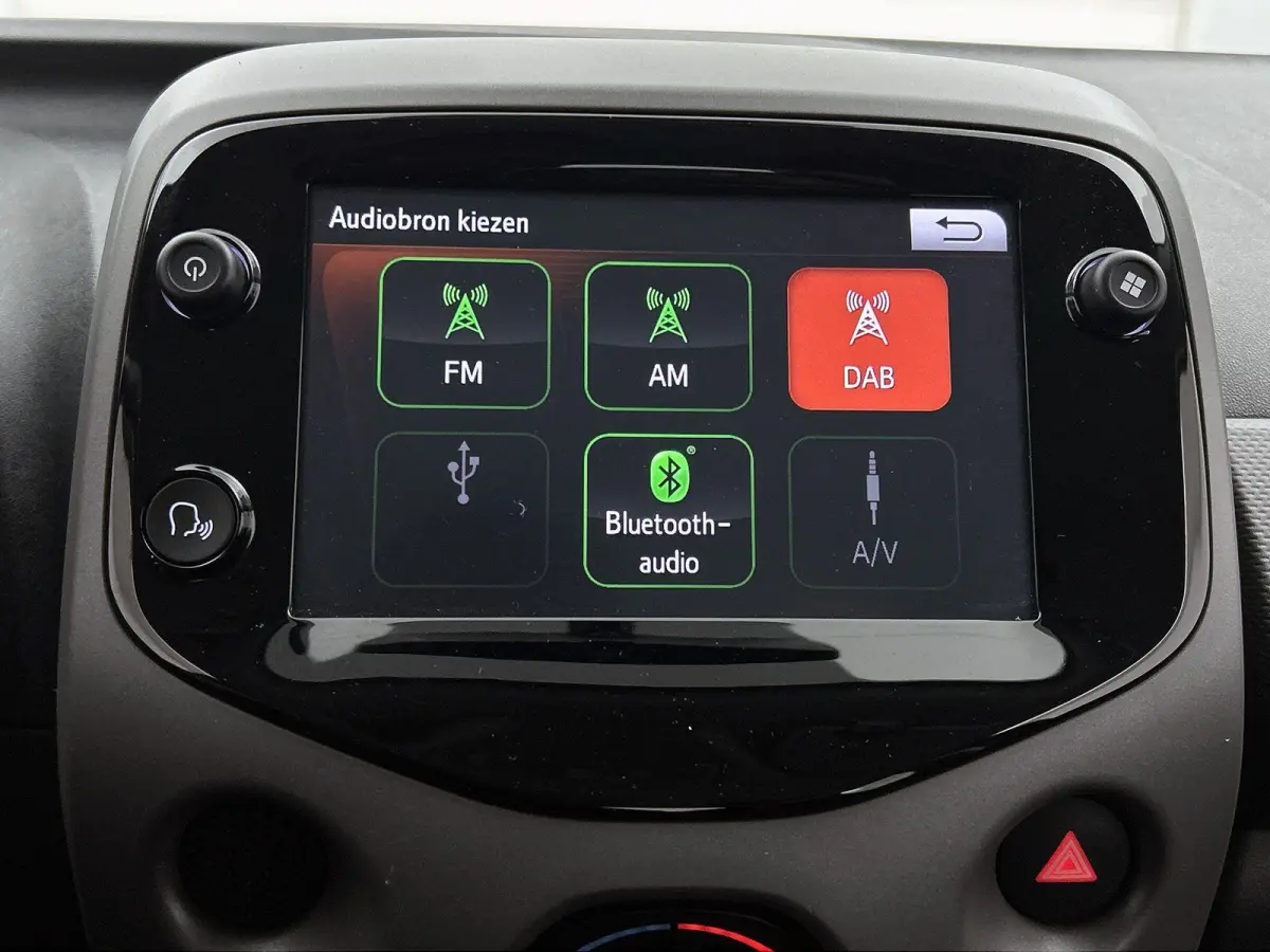 1.0 72pk Active | Apple Carplay/Android Auto | 5-deurs | Airconditioning | Metallic lak | Bluetooth |