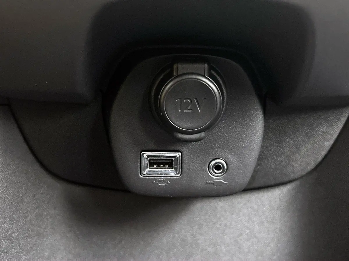 1.0 72pk Active | Apple Carplay/Android Auto | 5-deurs | Airconditioning | Metallic lak | Bluetooth |