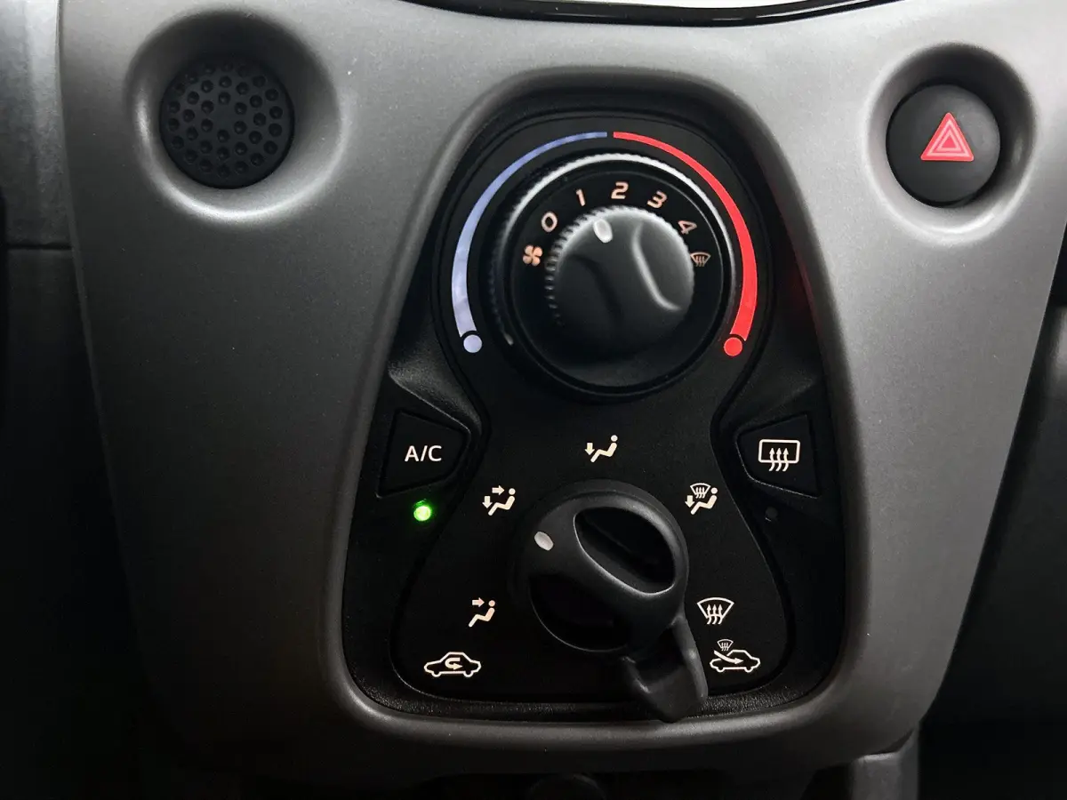 1.0 72pk Active | Apple Carplay/Android Auto | 5-deurs | Airconditioning | Metallic lak | Bluetooth |