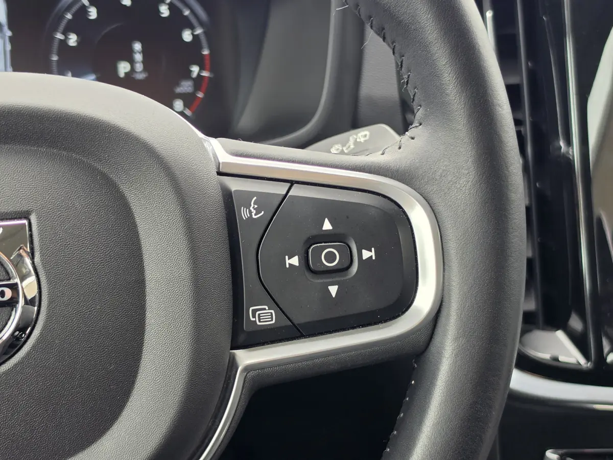 2.0 B3 Business Pro | Apple Carplay/Android | Navi |  Cruise control ad | Led |