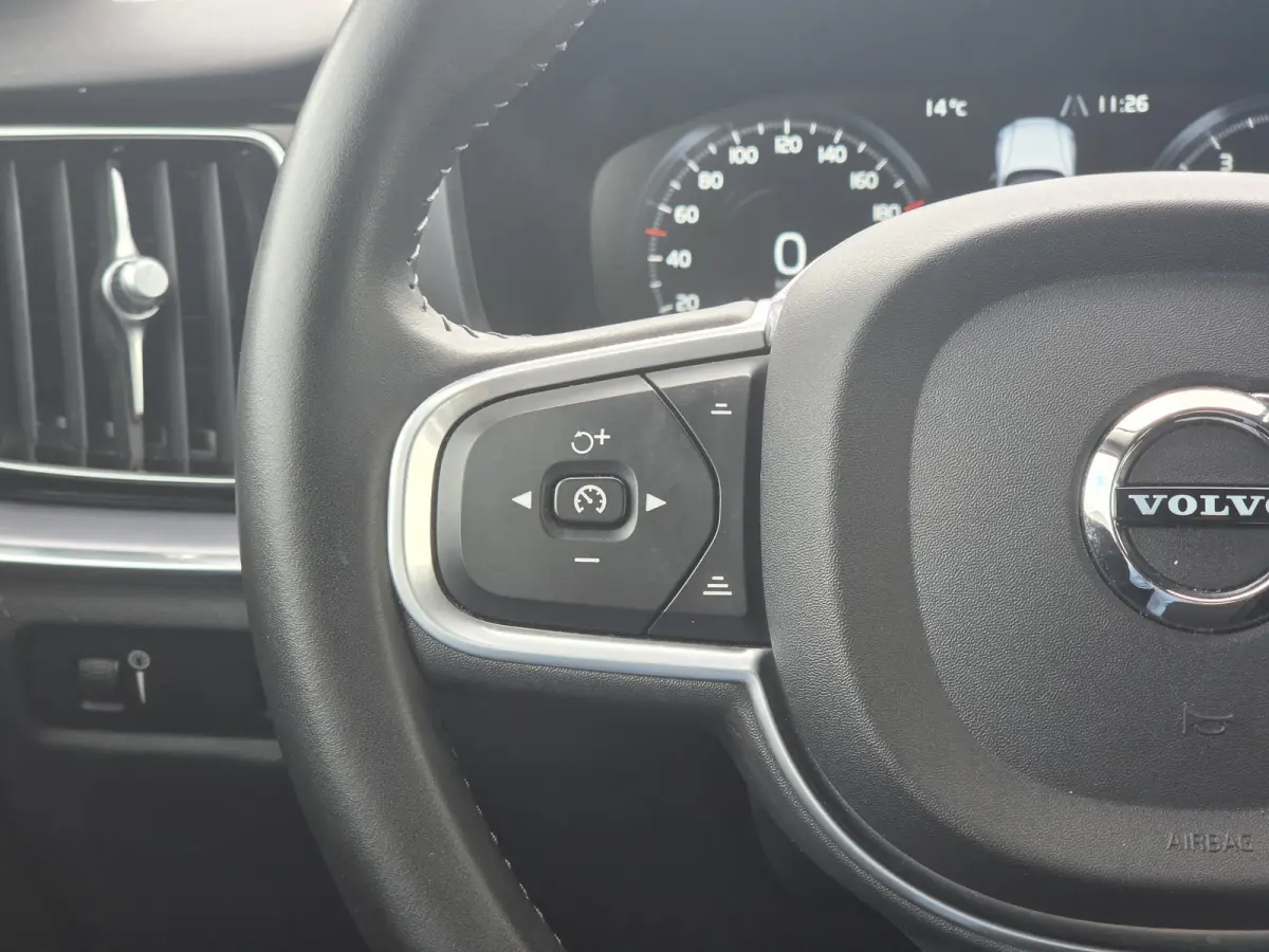 2.0 B3 Business Pro | Apple Carplay/Android | Navi |  Cruise control ad | Led |