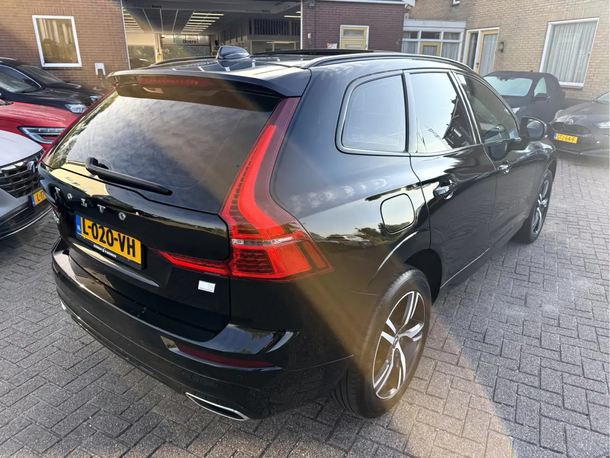 2.0 Recharge T6 AWD R-Design Panoramadak, Camera, 19''Lmv