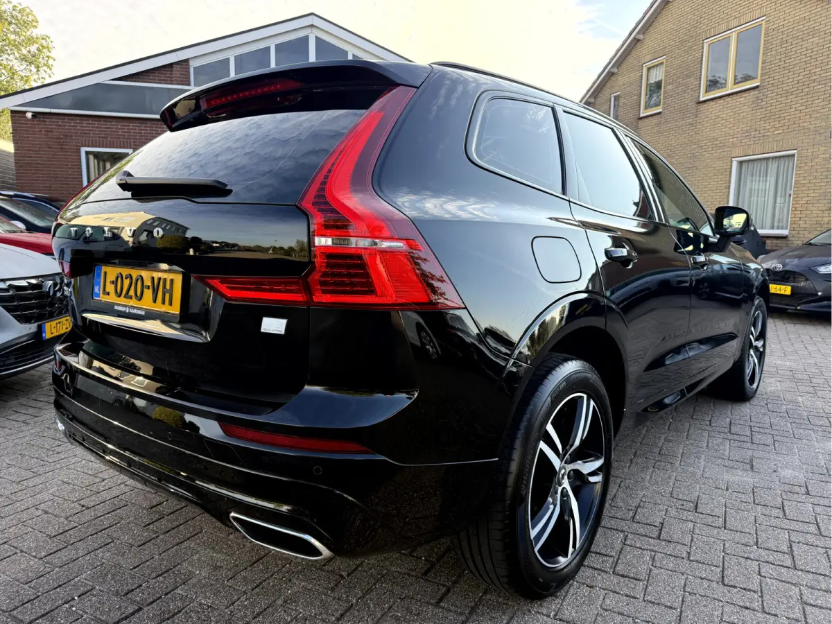 2.0 Recharge T6 AWD R-Design Panoramadak, Camera, 19''Lmv