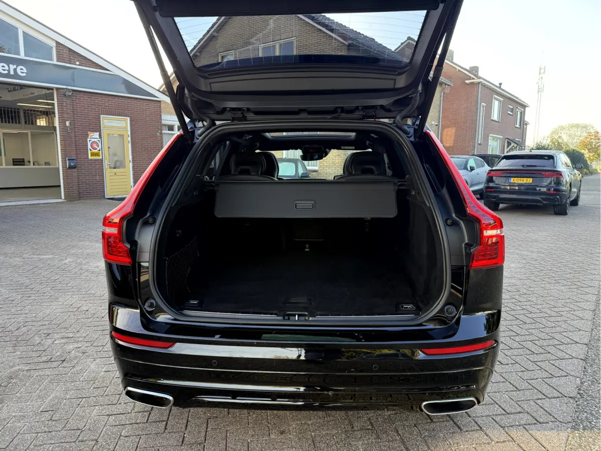 2.0 Recharge T6 AWD R-Design Panoramadak, Camera, 19''Lmv
