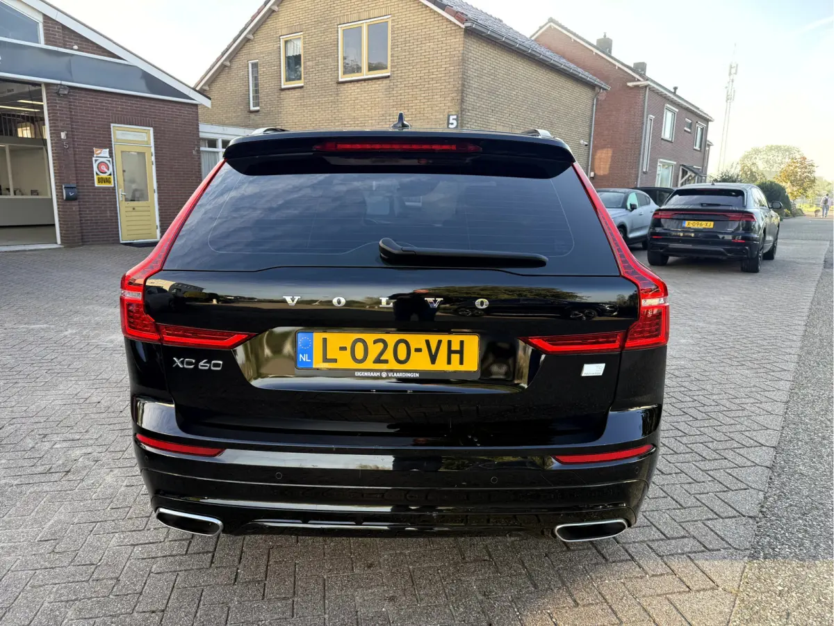 2.0 Recharge T6 AWD R-Design Panoramadak, Camera, 19''Lmv
