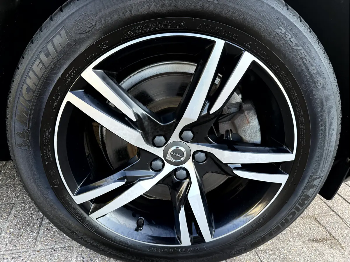 2.0 Recharge T6 AWD R-Design Panoramadak, Camera, 19''Lmv