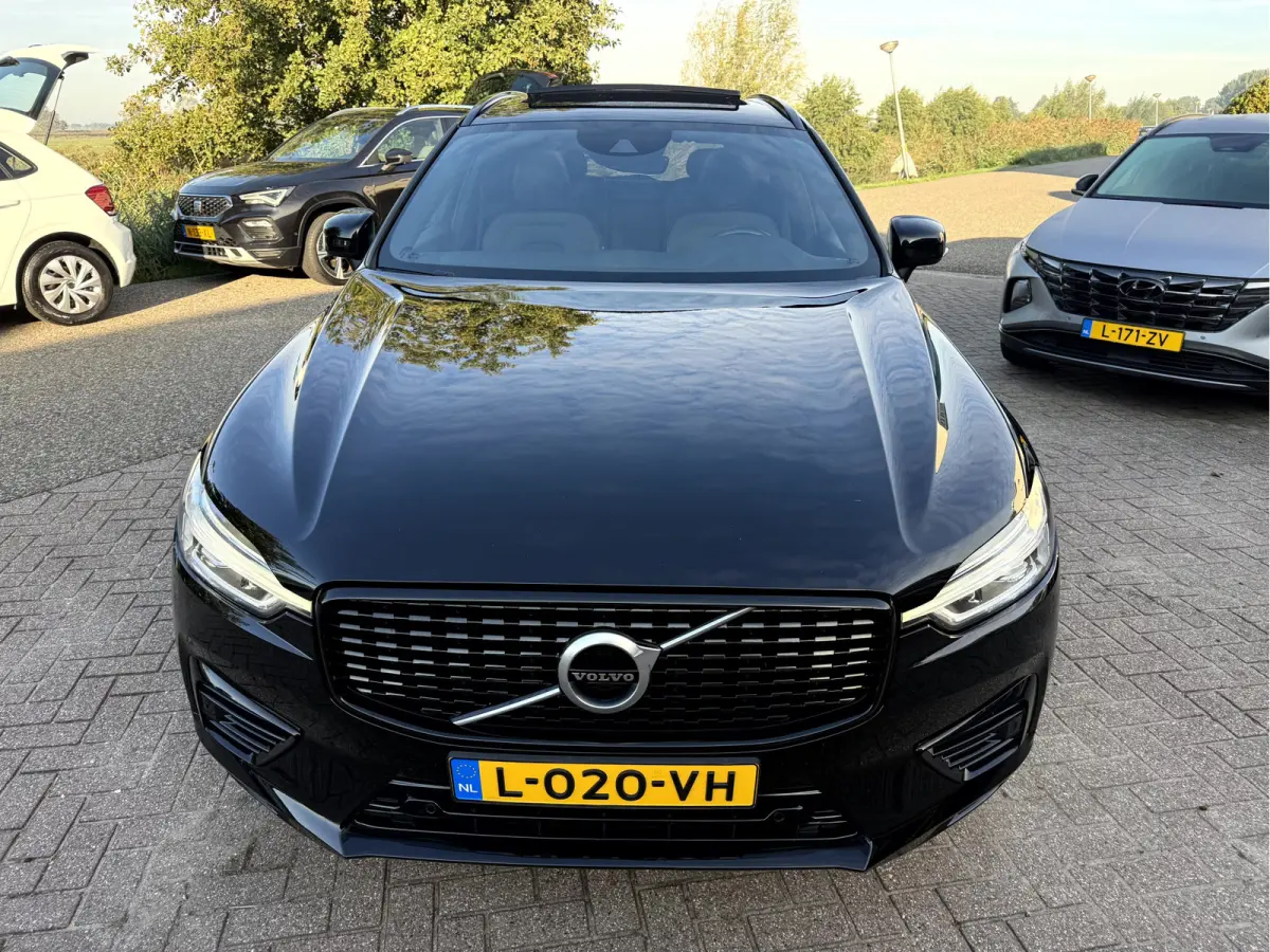 2.0 Recharge T6 AWD R-Design Panoramadak, Camera, 19''Lmv