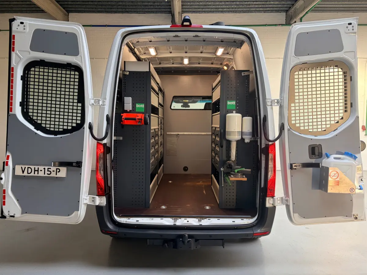 Automaat Servicewagen 314 2.2 CDI 140PK L1H2 euro6 BOTT, Victron V230, Standkachel, Trekhaak, RIJKLAARPRIJS
