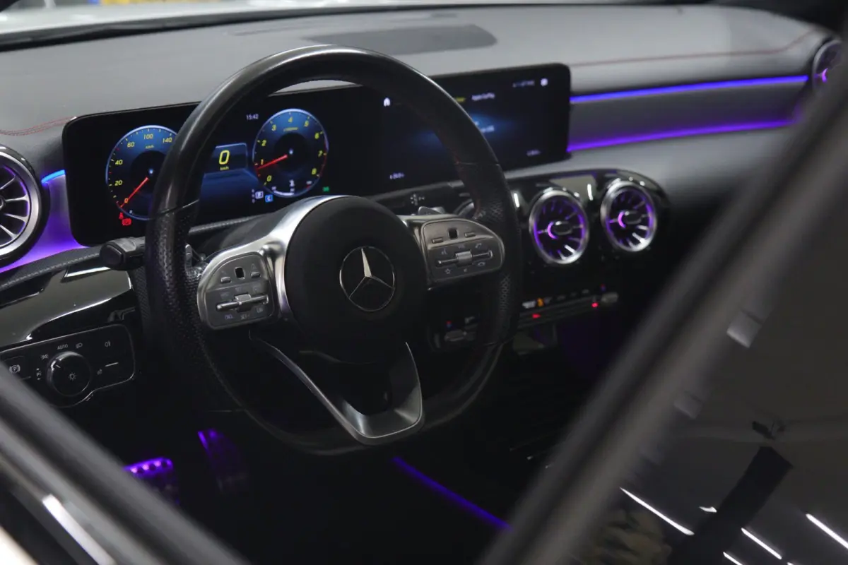 200 Business Solution AMG PANO/CAM/KEYLESS/LANEASSIST/VOL