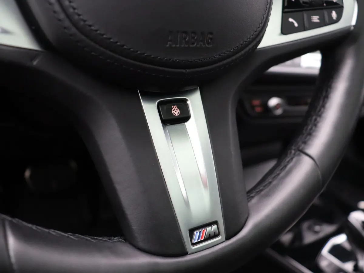 5-deurs M135i xDrive | LED | Leder | HUD | Schuifdak | Elektr. zetels | DAB | Harman-kardon sound | Alu 19 Inch