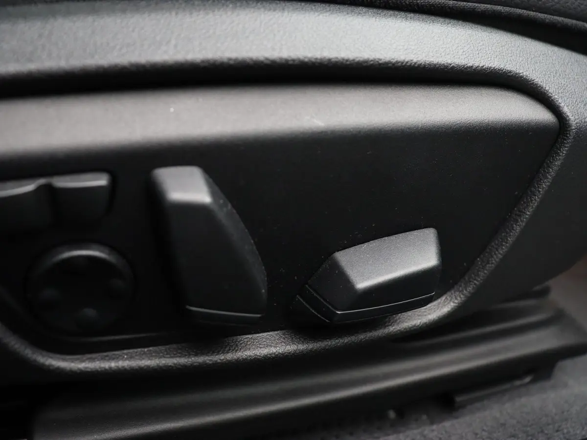 5-deurs M135i xDrive | LED | Leder | HUD | Schuifdak | Elektr. zetels | DAB | Harman-kardon sound | Alu 19 Inch