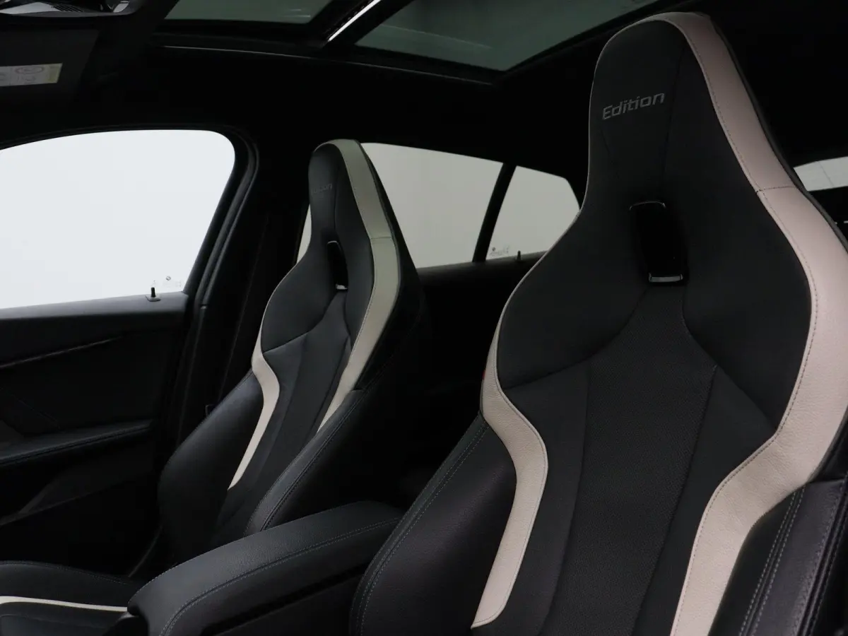 5-deurs M135i xDrive | LED | Leder | HUD | Schuifdak | Elektr. zetels | DAB | Harman-kardon sound | Alu 19 Inch