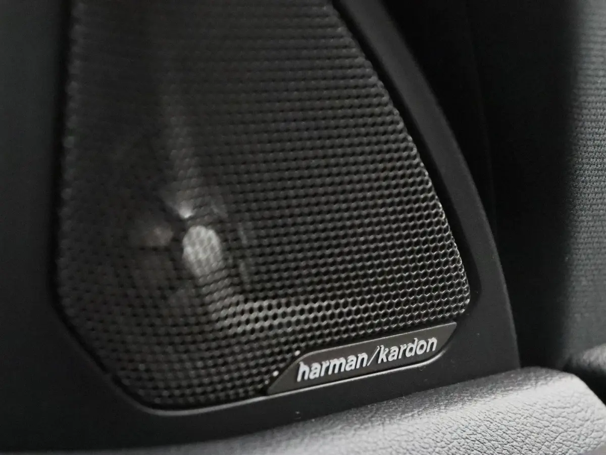 5-deurs M135i xDrive | LED | Leder | HUD | Schuifdak | Elektr. zetels | DAB | Harman-kardon sound | Alu 19 Inch