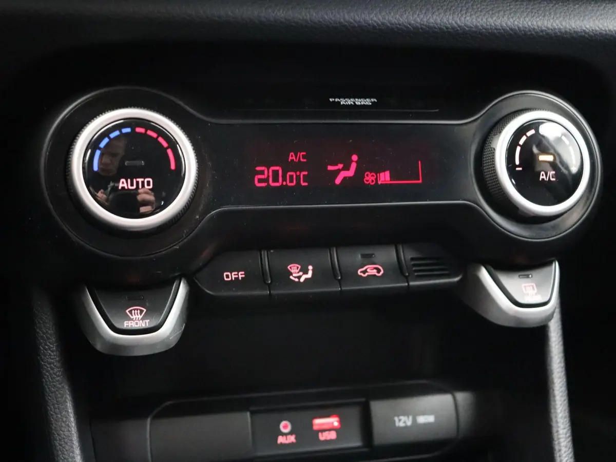 1.0 MPi DynamicPlusLine | Achteruitrijcamera | Climate Control | Apple Carplay & Android Auto |