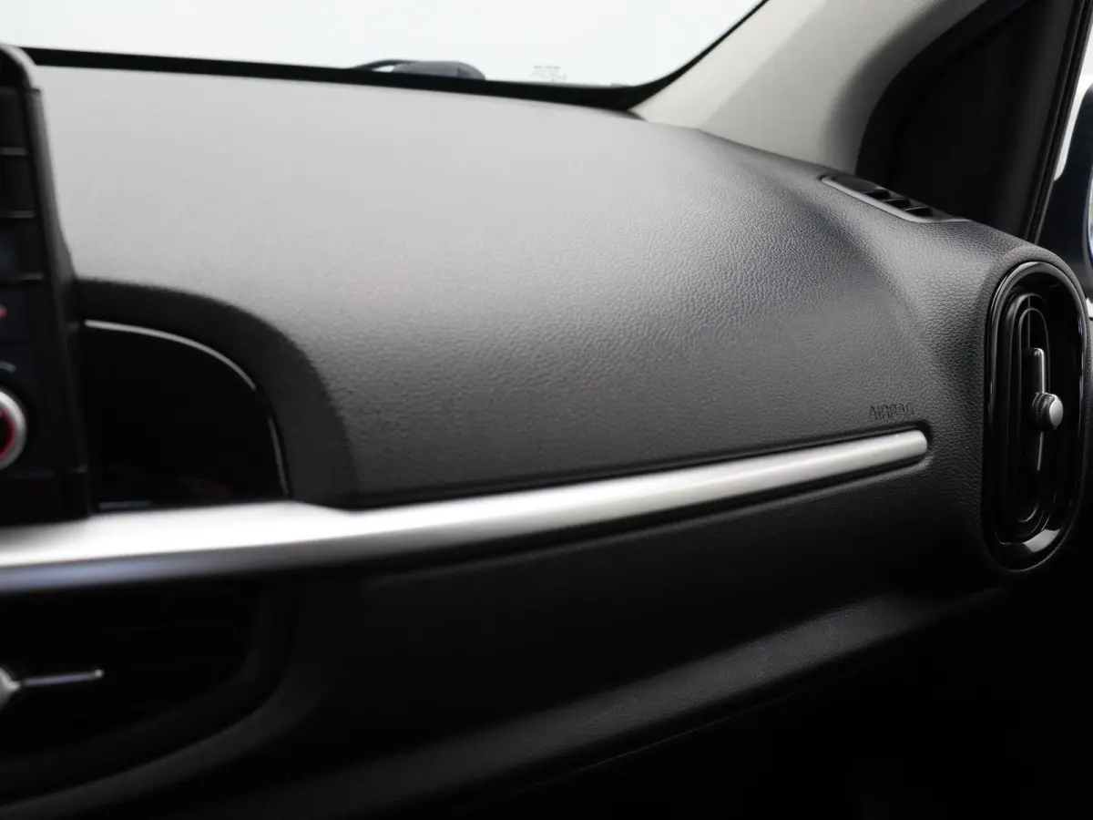 1.0 MPi DynamicPlusLine | Achteruitrijcamera | Climate Control | Apple Carplay & Android Auto |