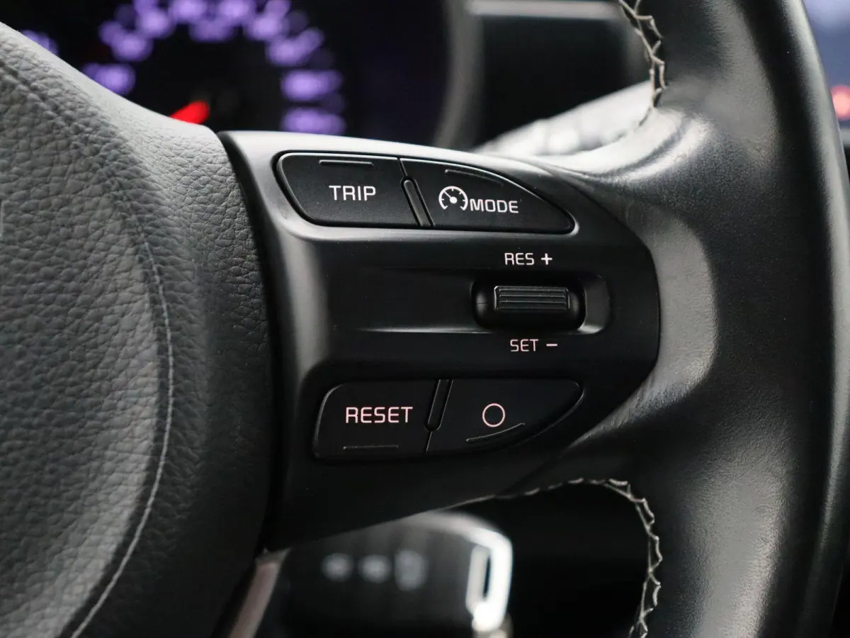 1.0 MPi DynamicPlusLine | Achteruitrijcamera | Climate Control | Apple Carplay & Android Auto |