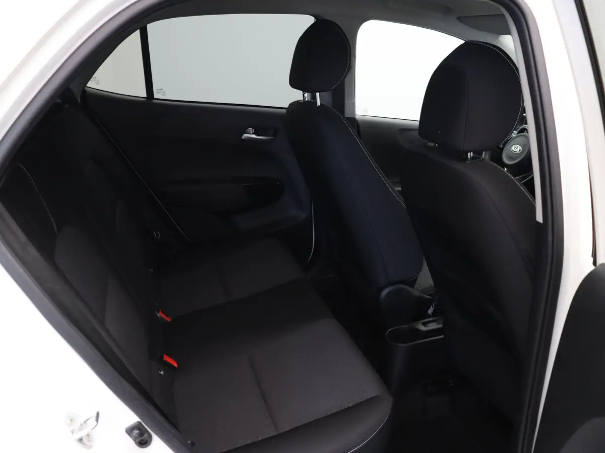1.0 MPi DynamicPlusLine | Achteruitrijcamera | Climate Control | Apple Carplay & Android Auto |
