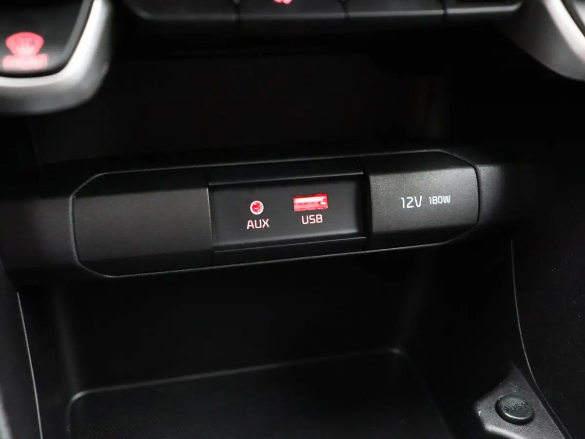 1.0 MPi DynamicPlusLine | Achteruitrijcamera | Climate Control | Apple Carplay & Android Auto |