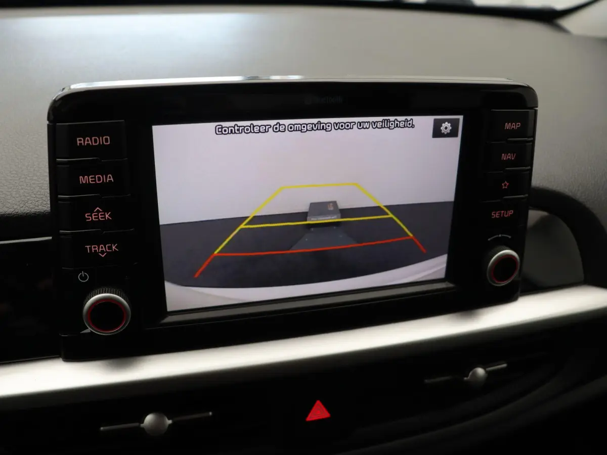 1.0 MPi DynamicPlusLine | Achteruitrijcamera | Climate Control | Apple Carplay & Android Auto |