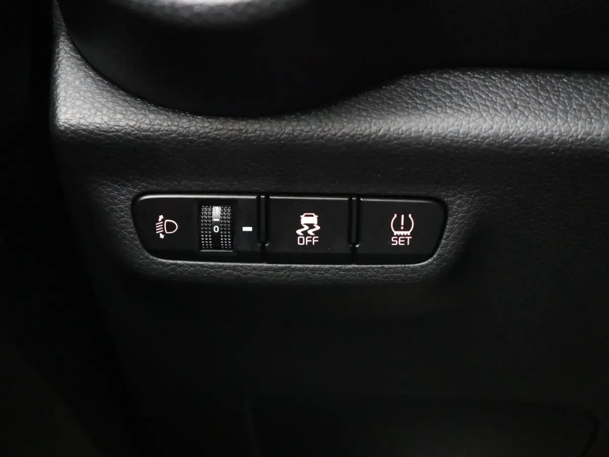 1.0 MPi DynamicPlusLine | Achteruitrijcamera | Climate Control | Apple Carplay & Android Auto |