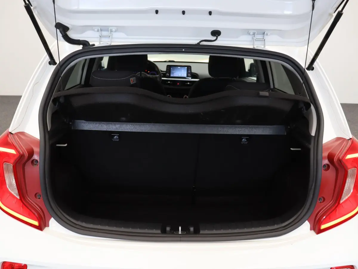 1.0 MPi DynamicPlusLine | Achteruitrijcamera | Climate Control | Apple Carplay & Android Auto |
