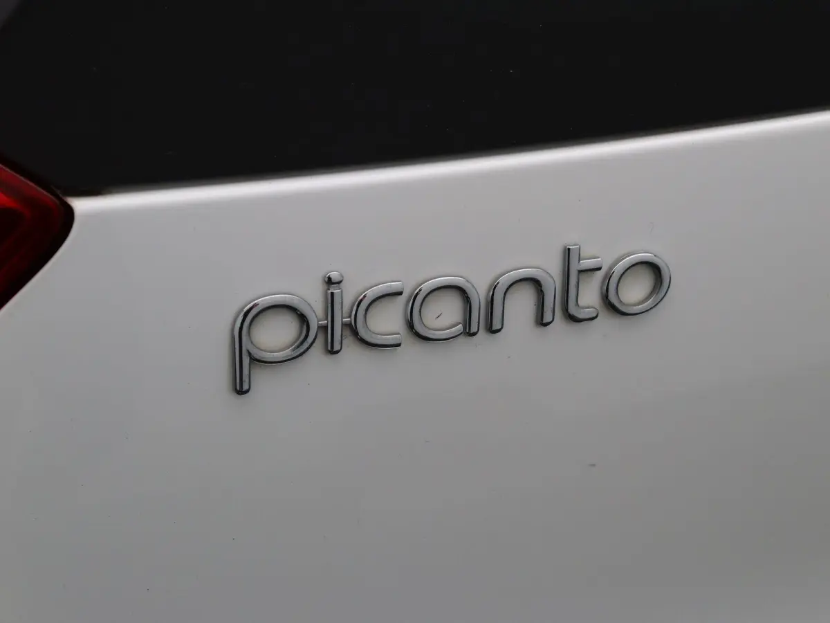 1.0 MPi DynamicPlusLine | Achteruitrijcamera | Climate Control | Apple Carplay & Android Auto |