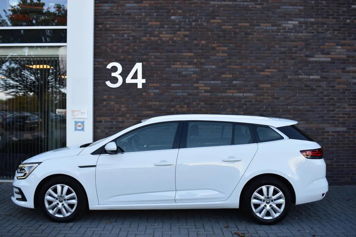 1.0 TCe ECC LMV NAVI CRUISE