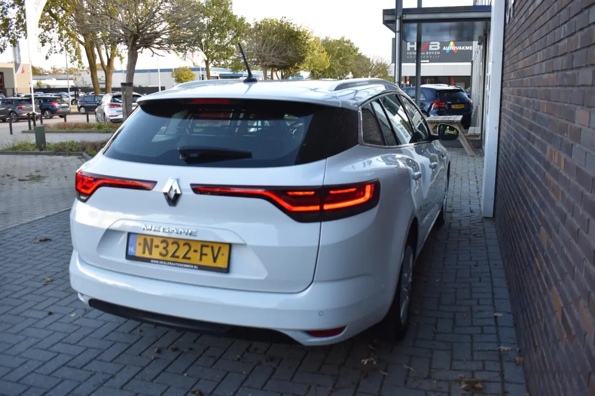 1.0 TCe ECC LMV NAVI CRUISE