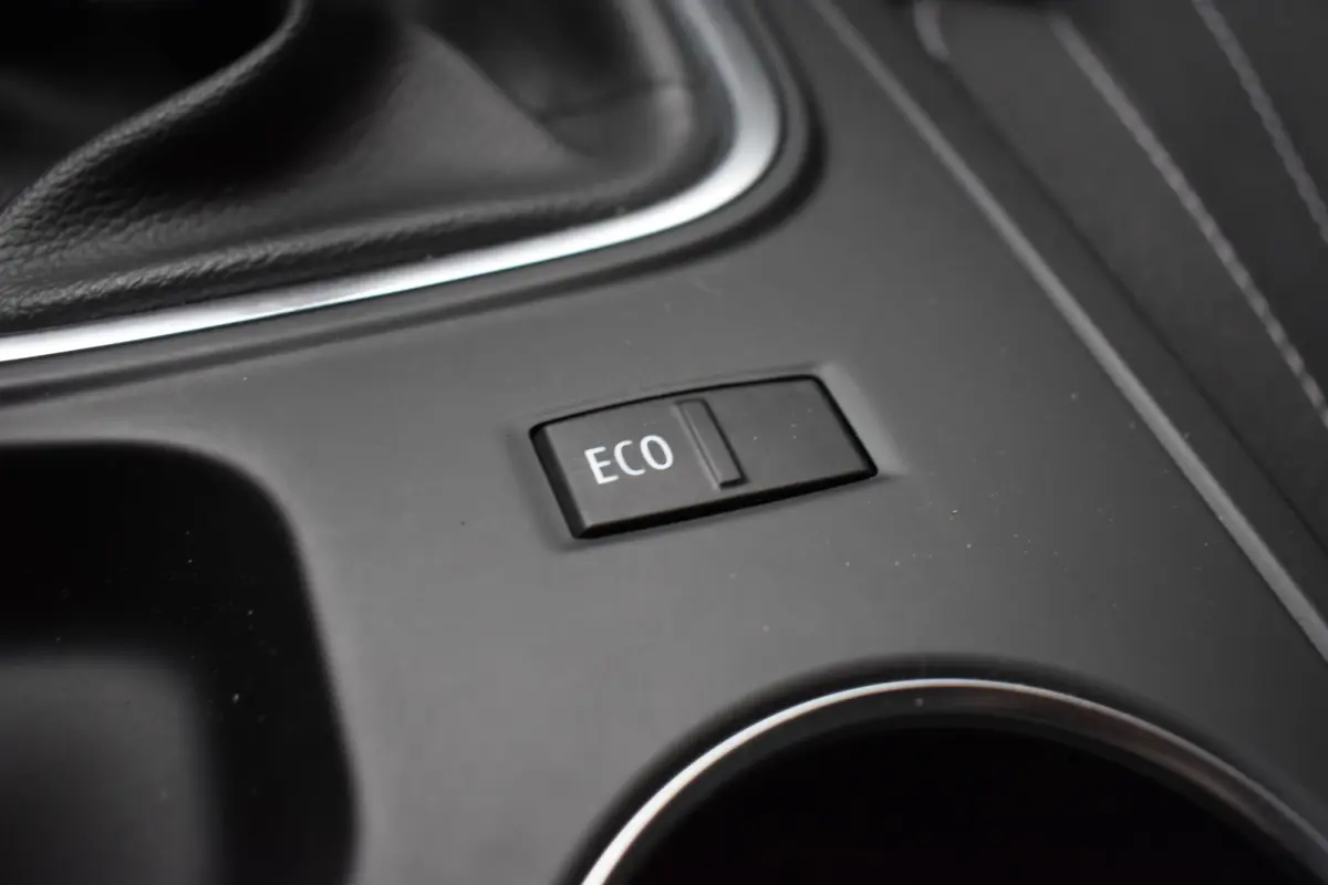 1.0 TCe ECC LMV NAVI CRUISE