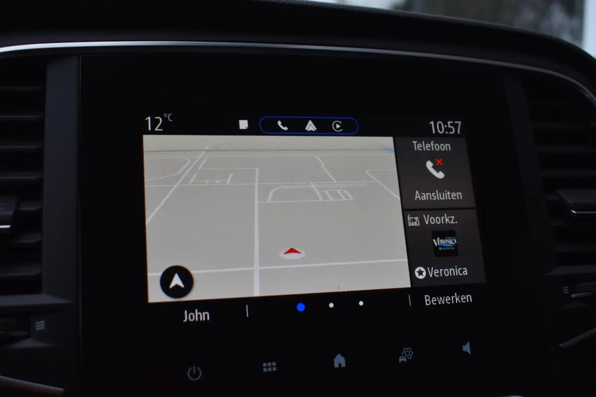 1.0 TCe ECC LMV NAVI CRUISE