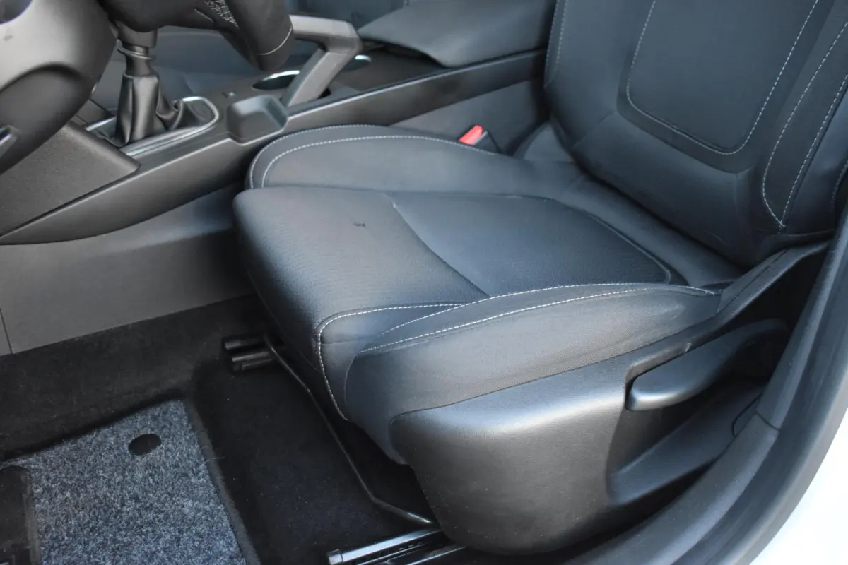 1.0 TCe ECC LMV NAVI CRUISE
