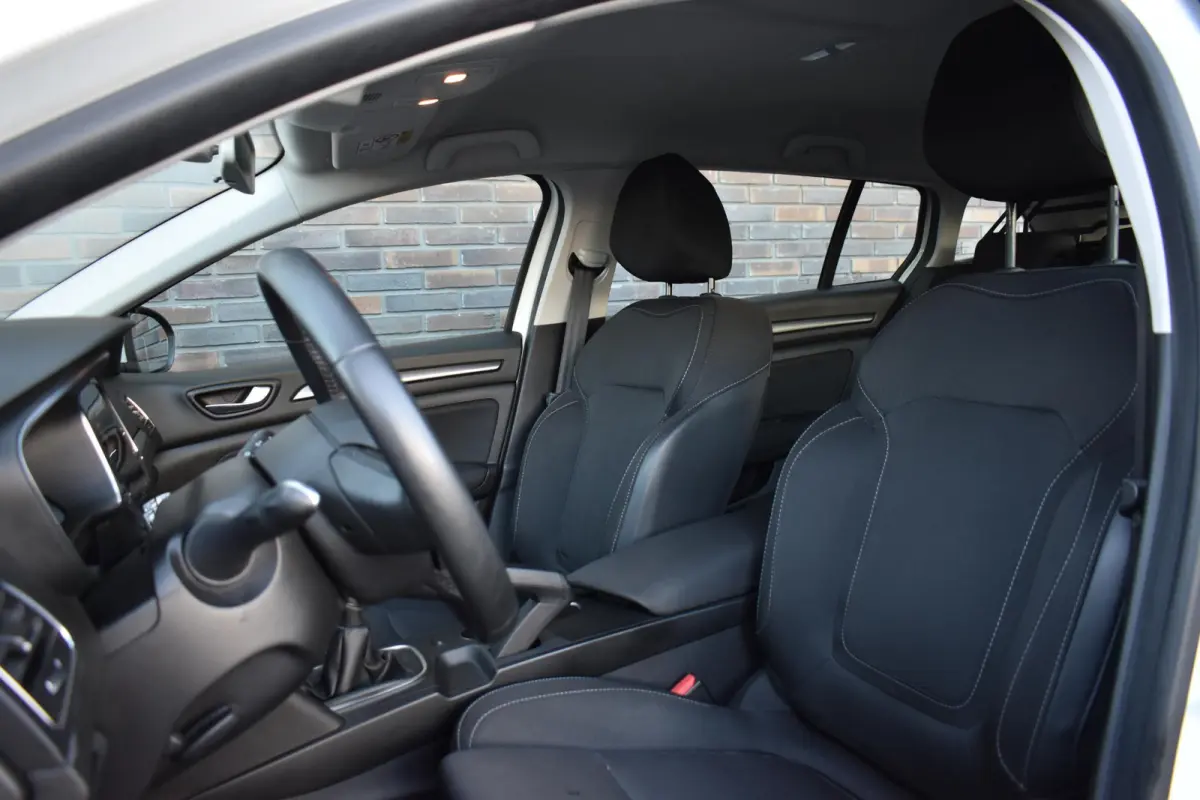 1.0 TCe ECC LMV NAVI CRUISE