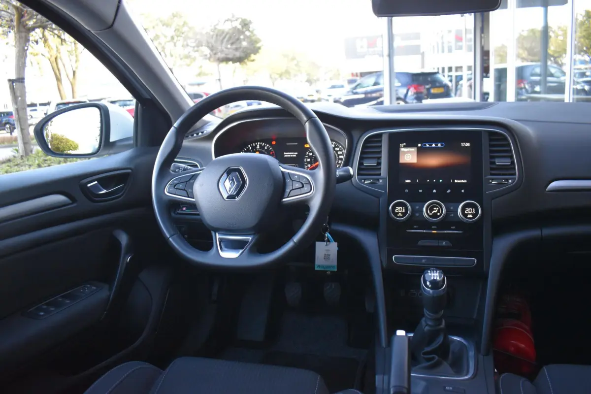1.0 TCe ECC LMV NAVI CRUISE