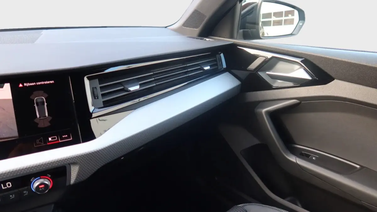 30 TFSI S edition 18" Apple caplay half leder Camera Led