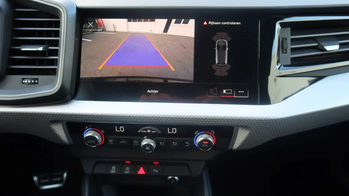 30 TFSI S edition 18" Apple caplay half leder Camera Led