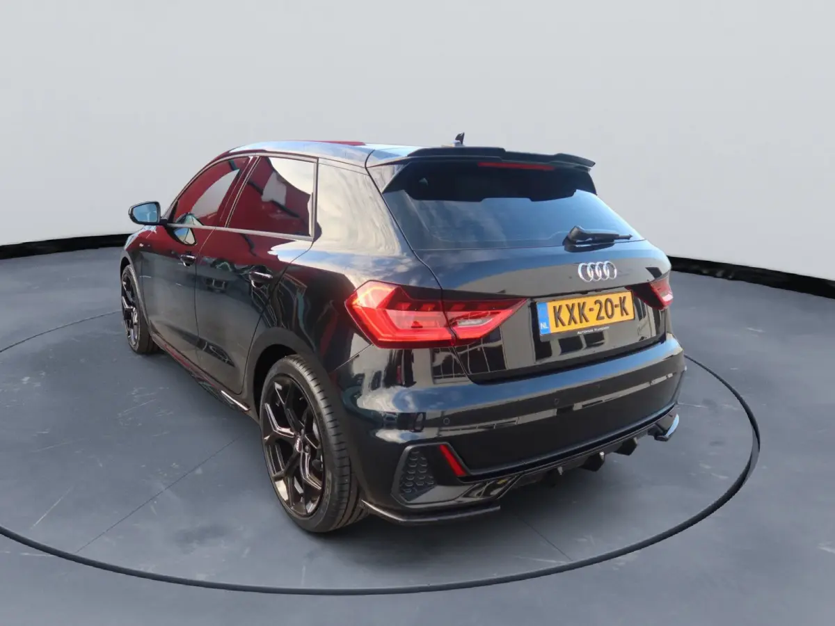 30 TFSI S edition 18" Apple caplay half leder Camera Led